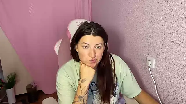 Katrin  kiss online show from 10/24/25, 10:55