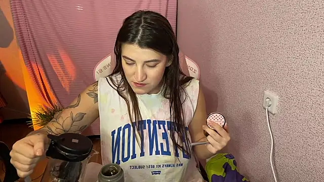 Katrin  kiss online show from 12/04/25, 07:11