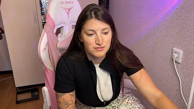 Katrin  kiss online show from 06/24/26, 04:17