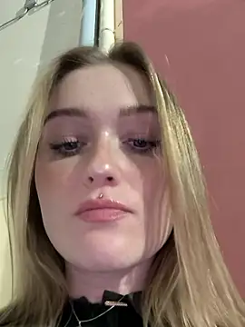 Snapshot of Goldloeckchen159 chatting on 11/24/25, 03:56 Goldloeckchen159 online show from 11/24/25, 03:56