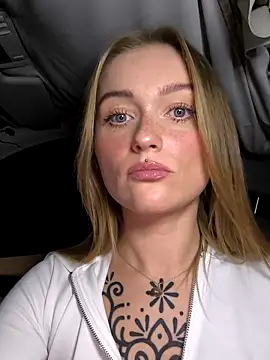 Snapshot of Goldloeckchen159 chatting on 11/30/25, 04:44 Goldloeckchen159 online show from 11/30/25, 04:44