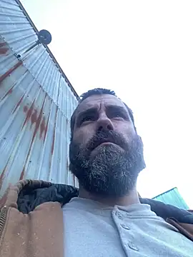 Snapshot of bigJohnson223 chatting on 01/02/25, 09:18 bigJohnson223 online show from 01/02/25, 09:18