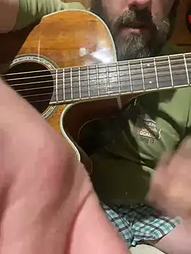 Snapshot of bigJohnson223 chatting on 01/19/25, 09:01 bigJohnson223 online show from 01/19/25, 09:01