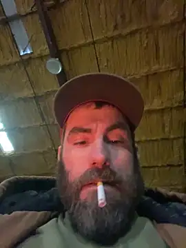 Snapshot of bigJohnson223 chatting on 01/20/25, 09:32 bigJohnson223 online show from 01/20/25, 09:32