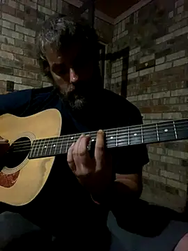 Snapshot of bigJohnson223 chatting on 09/29/25, 04:39 bigJohnson223 online show from 09/29/25, 04:39