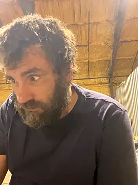 Snapshot of bigJohnson223 chatting on 10/04/25, 05:27 bigJohnson223 online show from 10/04/25, 05:27