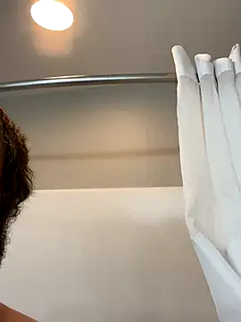 Snapshot of bigJohnson223 chatting on 10/21/25, 02:56 bigJohnson223 online show from 10/21/25, 02:56