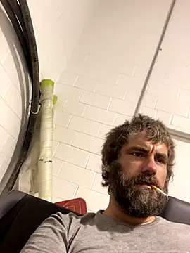 Snapshot of bigJohnson223 chatting on 10/28/25, 08:00 bigJohnson223 online show from 10/28/25, 08:00