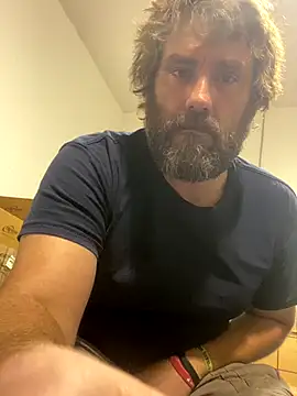 Snapshot of bigJohnson223 chatting on 11/24/25, 06:51 bigJohnson223 online show from 11/24/25, 06:51