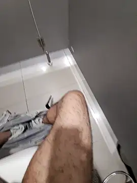 Snapshot of johny_69d@xh chatting on 12/10/24, 12:05 johny 69dxh online show from 12/10/24, 12:05