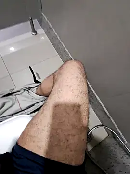 Snapshot of johny_69d@xh chatting on 12/11/24, 11:19 johny 69dxh online show from 12/11/24, 11:19