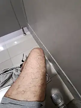 Snapshot of johny_69d@xh chatting on 12/17/24, 07:50 johny 69dxh online show from 12/17/24, 07:50