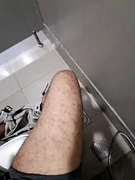 Snapshot of johny_69d@xh chatting on 12/19/24, 08:56 johny 69dxh online show from 12/19/24, 08:56