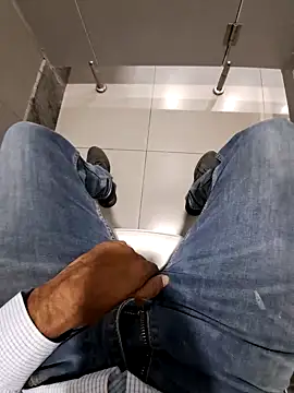 Snapshot of johny_69d@xh chatting on 01/20/25, 12:07 johny 69dxh online show from 01/20/25, 12:07