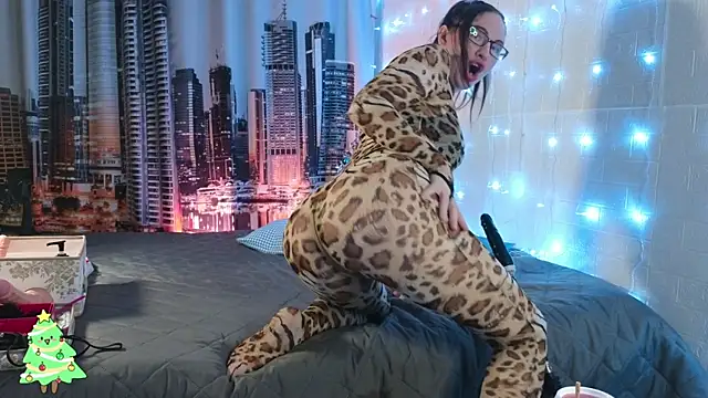 Snapshot of DashaHart chatting on 12/13/25, 07:53 DashaHart online show from 12/13/25, 07:53