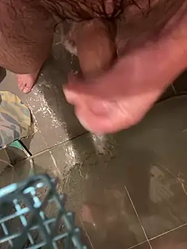 Snapshot of LivingLegend1978 chatting on 10/10/25, 04:00 LivingLegend1978 online show from 10/10/25, 04:00