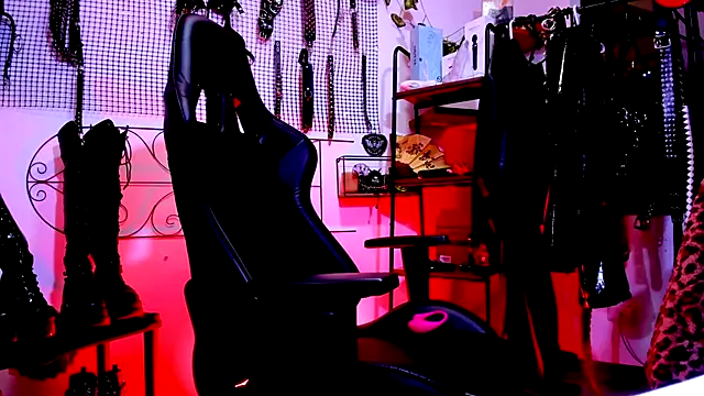 Agatha BDSM online show from 11/07/25, 08:42