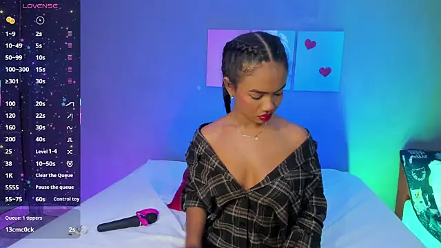 EmmaSmith06 online show from 09/09/25, 05:23