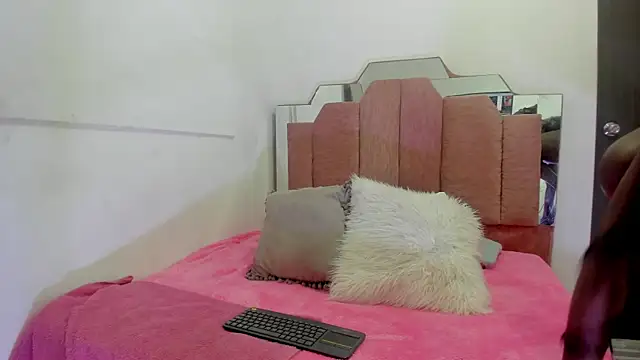 LoveQueen2 online show from 02/08/25, 11:44