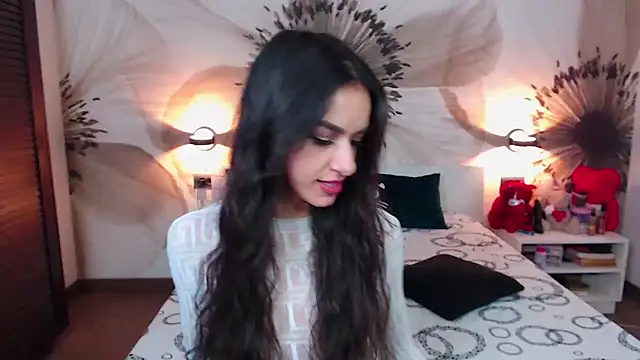 Snapshot of KatherineBisou chatting on 12/19/25, 08:38 KatherineBisou online show from 12/19/25, 08:38