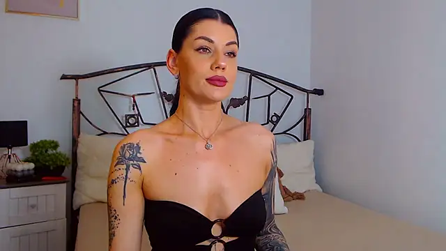 YvonneEverlee online show from 03/22/25, 08:26