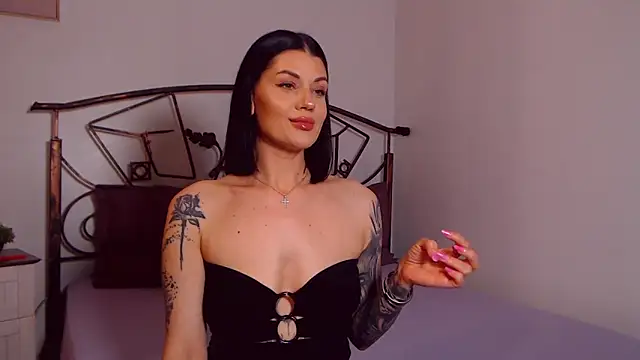 YvonneEverlee online show from 05/20/26, 07:31