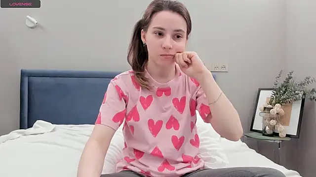 DonnaBurkee online show from 03/08/25, 04:06