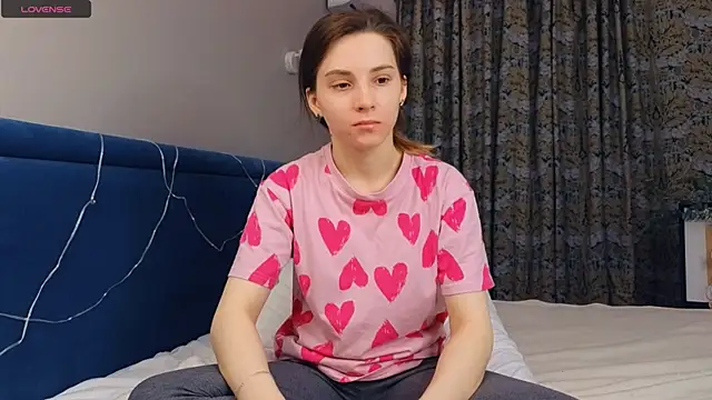 DonnaBurkee online show from 03/10/25, 04:14