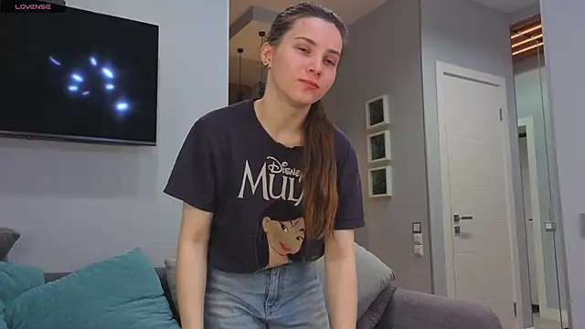 DonnaBurkee online show from 11/09/25, 04:44