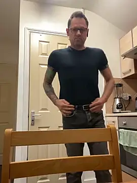 Snapshot of Yourhotboy_42 chatting on 02/06/25, 09:06 Yourhotboy 42 online show from 02/06/25, 09:06