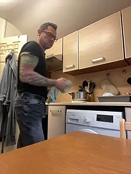 Snapshot of Yourhotboy_42 chatting on 02/07/25, 02:15 Yourhotboy 42 online show from 02/07/25, 02:15