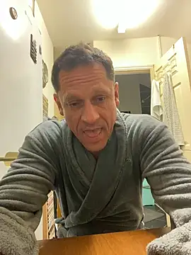 Snapshot of Yourhotboy_42 chatting on 02/27/25, 08:42 Yourhotboy 42 online show from 02/27/25, 08:42