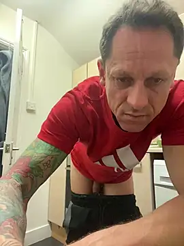 Snapshot of Yourhotboy_42 chatting on 03/13/25, 10:32 Yourhotboy 42 online show from 03/13/25, 10:32