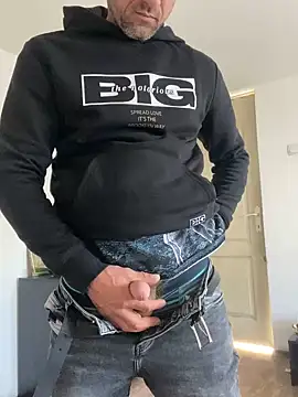 Snapshot of Yourhotboy_42 chatting on 03/22/25, 12:04 Yourhotboy 42 online show from 03/22/25, 12:04