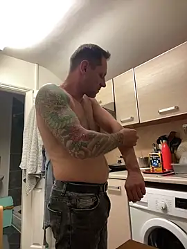 Snapshot of Yourhotboy_42 chatting on 10/09/25, 05:44 Yourhotboy 42 online show from 10/09/25, 05:44