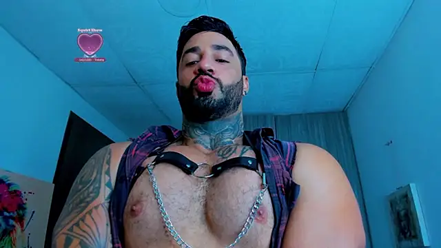 naugthy dominant online show from 10/31/25, 12:28