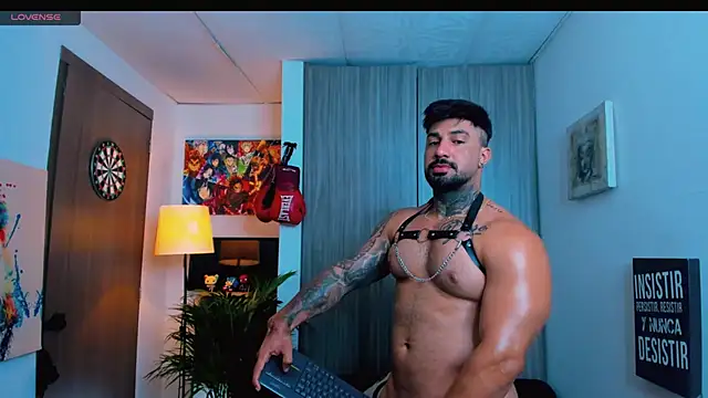 naugthy dominant online show from 11/13/25, 03:55