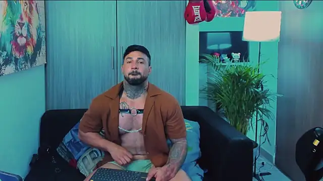 naugthy dominant online show from 11/23/25, 03:56