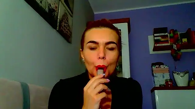 Snapshot of DESIREjenny chatting on 12/10/24, 09:01 DESIREjenny online show from 12/10/24, 09:01