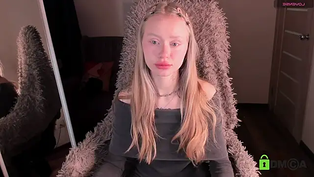 Snapshot of MalenaErnman chatting on 02/20/26, 10:38 MalenaErnman online show from 02/20/26, 10:38