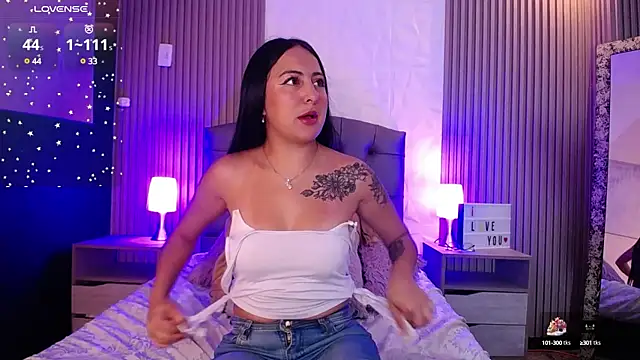 isabella smith  online show from 02/10/25, 01:33