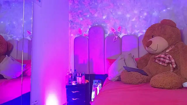 puca ebony online show from 10/04/25, 07:45