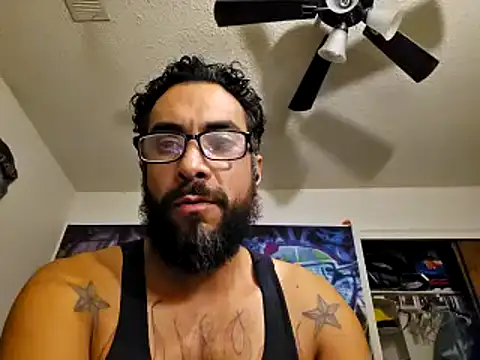 Snapshot of Forbidden_daddy chatting on 12/16/24, 08:20 Forbidden daddy online show from 12/16/24, 08:20