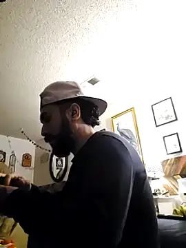 Snapshot of Forbidden_daddy chatting on 01/28/25, 11:38 Forbidden daddy online show from 01/28/25, 11:38