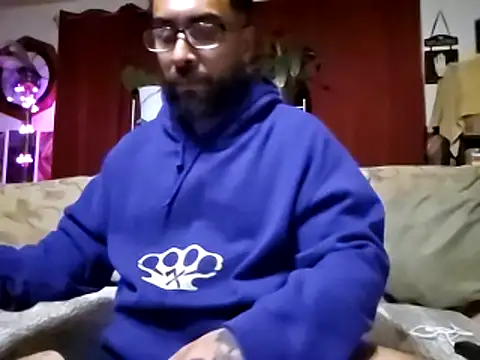 Snapshot of Forbidden_daddy chatting on 02/18/25, 11:55 Forbidden daddy online show from 02/18/25, 11:55