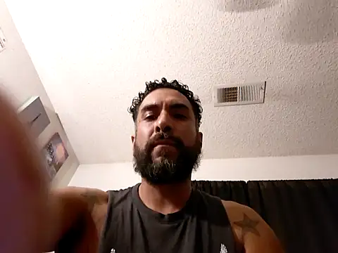 Snapshot of Forbidden_daddy chatting on 10/20/25, 05:30 Forbidden daddy online show from 10/20/25, 05:30