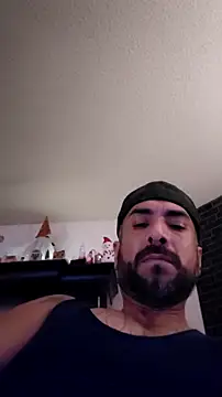 Snapshot of Forbidden_daddy chatting on 12/18/25, 08:20 Forbidden daddy online show from 12/18/25, 08:20