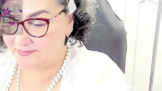 Snapshot of cataleya_mom chatting on 05/30/26, 12:52 cataleya mom online show from 05/30/26, 12:52