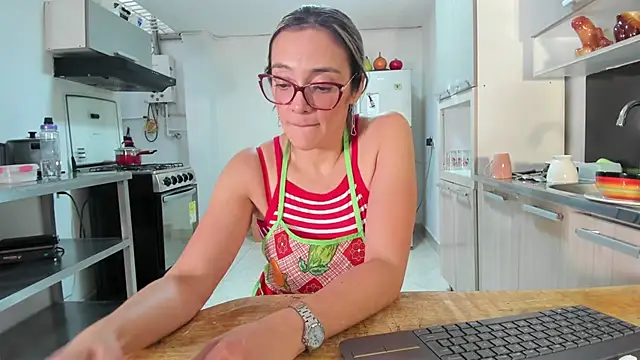 Jessica Herrera  online show from 02/06/25, 07:51