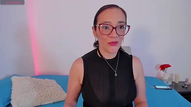 Jessica Herrera  online show from 04/28/26, 09:53